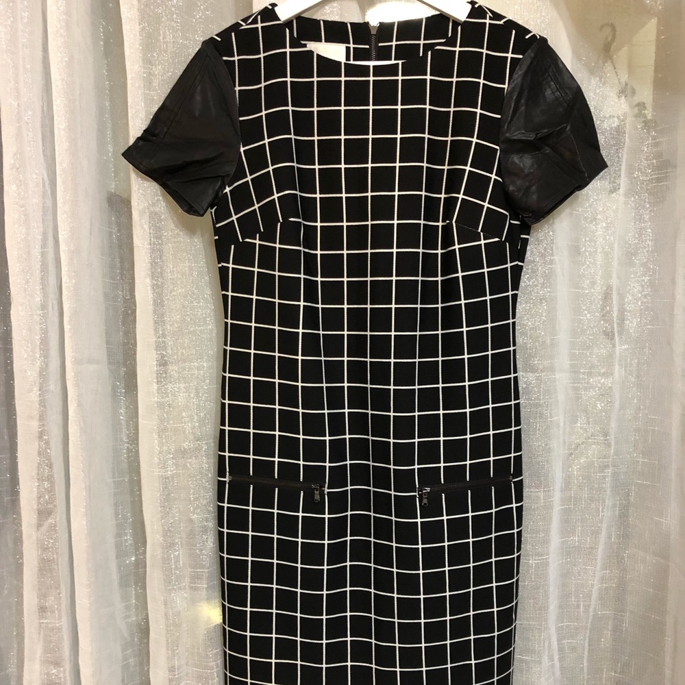 Donna Morgan used dress